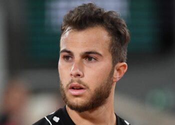 Alexander Bublik sur le comportement d’Hugo Gaston : « Je lui ai demandé pourquoi il avait jeté une balle de sa poche en plein échange. Il a dit qu’il voulait vraiment gagner »